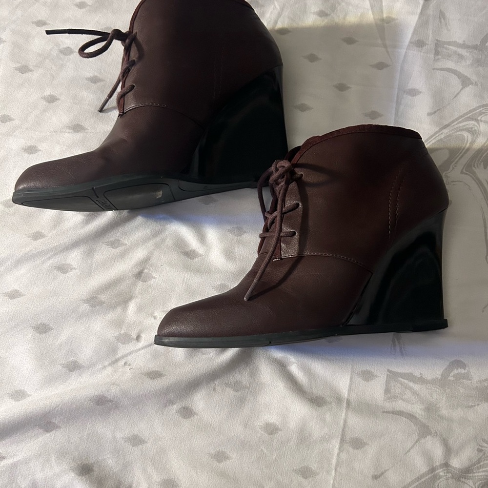 Nine West ankle booties size 8.5